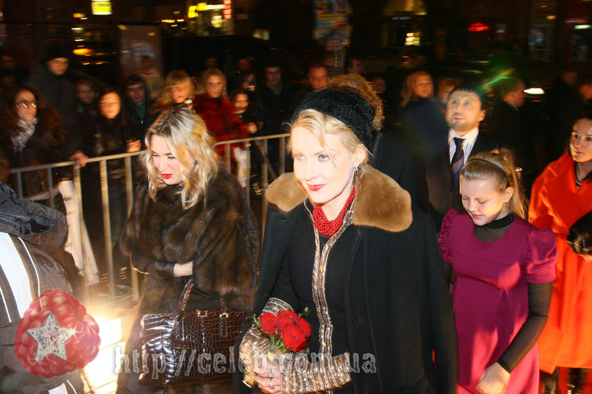 Рената Литвинова на красной дорожке премьеры "Мелодии для шарманки"