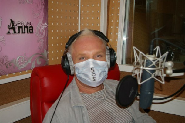 Борис Моисеев в маске
