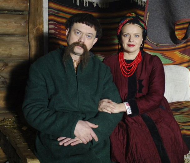 Ирма Витовская и Остап Ступка на съемках фильма "Казки старого мельника"