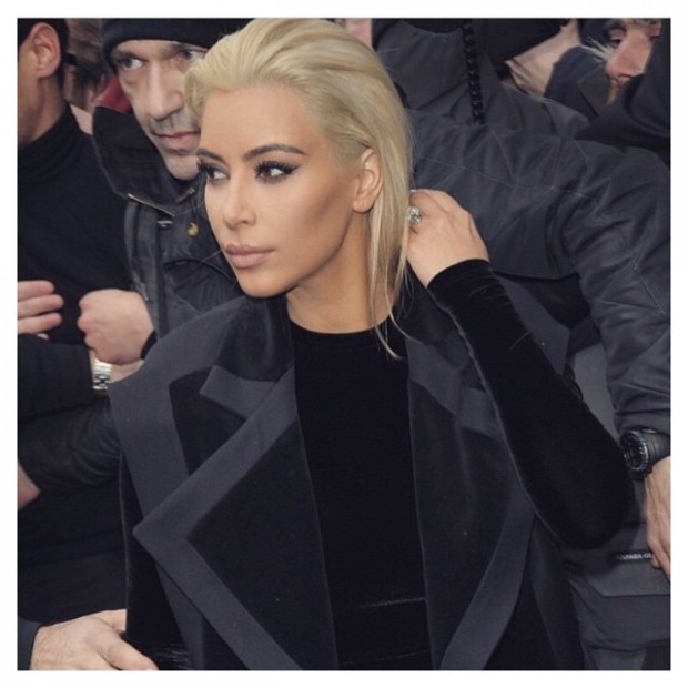  Ким Кардашьян перекрасилась в блондинку