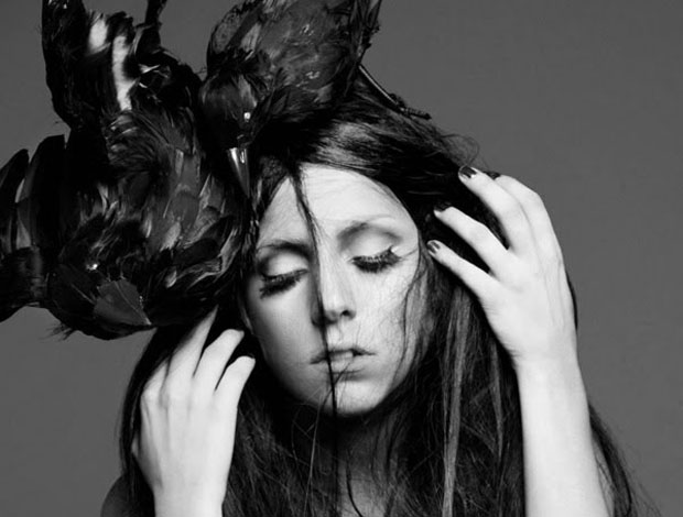 Lady GaGa презентовала перформенс на песню Alejandro (ВИДЕО)
