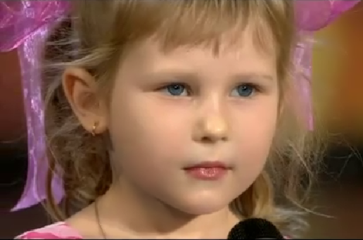 6-летняя девочка заставила плакать всех на шоу “Україна має талант – 3”