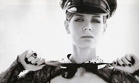 Cтрогая госпожа Кэти Холмс для Vogue (ФОТО)