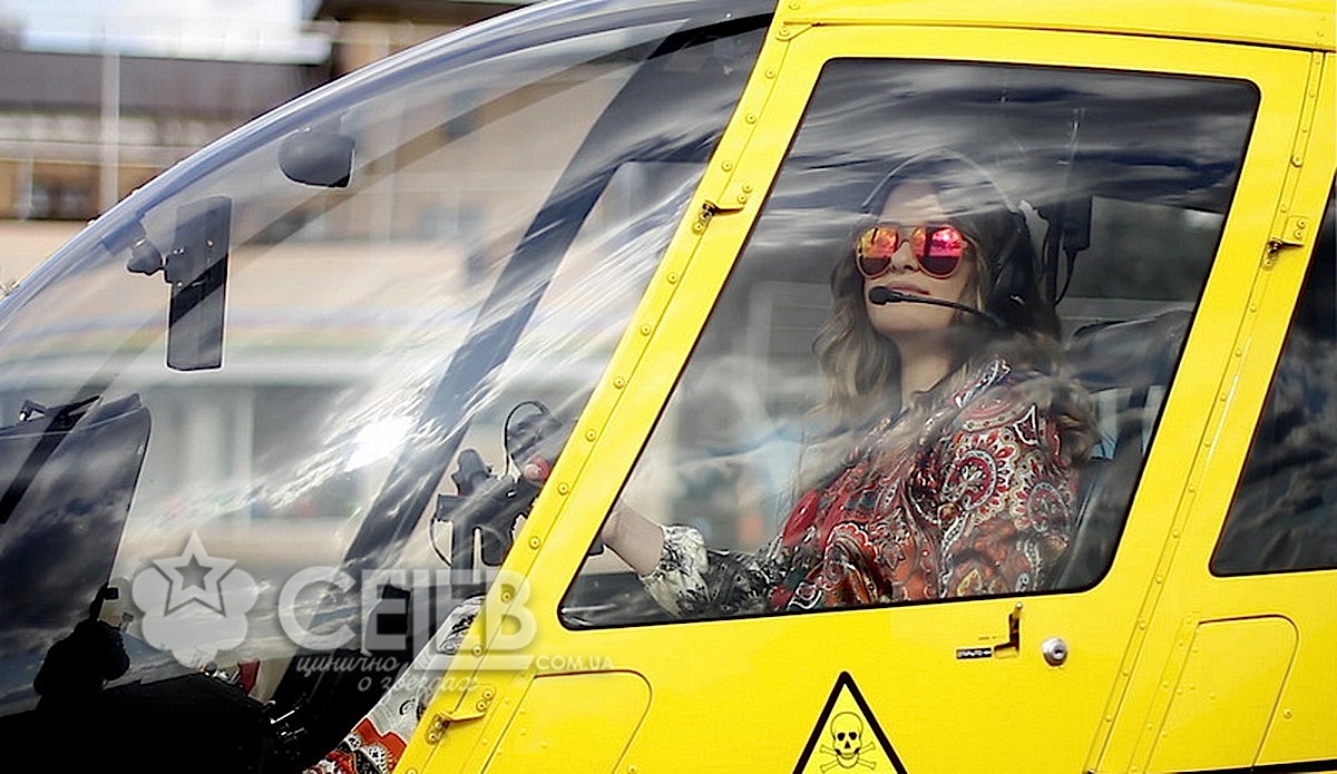 Могилевская прилетела на презентацию своего клипа на вертолете (ФОТО)